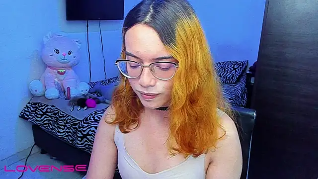 Snapshot of lillykittyy chatting on 20, 10, 2025 lillykittyy online show from 20, 10, 2025