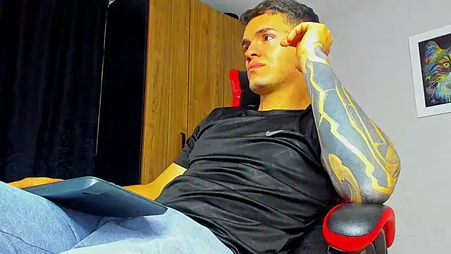 ALPHA DOMINUS  online show from 7, 10, 2025