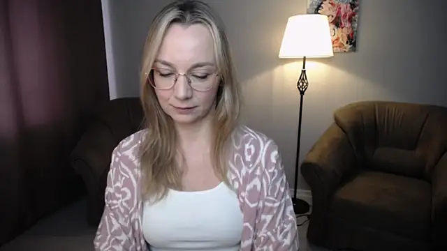 Snapshot of Ava_Elior chatting on 28, 6, 2026 Ava Elior online show from 28, 6, 2026