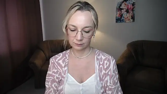 Snapshot of Ava_Elior chatting on 5, 7, 2026 Ava Elior online show from 5, 7, 2026