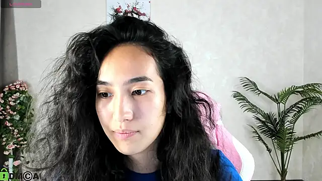 FlirtyAura online show from 17, 9, 2025