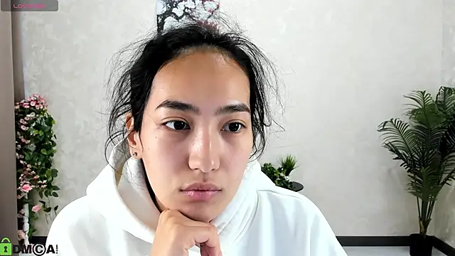 FlirtyAura online show from 6, 10, 2025