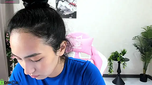 FlirtyAura online show from 23, 10, 2025