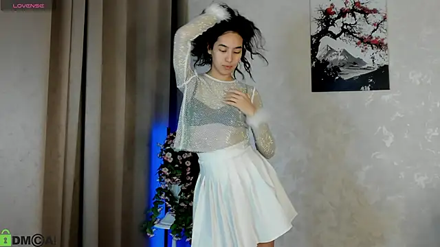 FlirtyAura online show from 5, 12, 2025