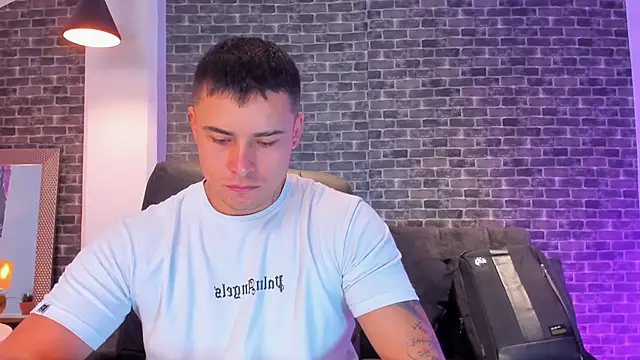 Snapshot of connorsmiith chatting on 29, 9, 2025 connorsmiith online show from 29, 9, 2025