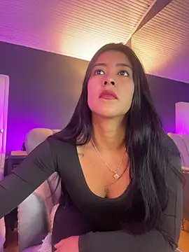 BellaFernandez   online show from 20, 5, 2026