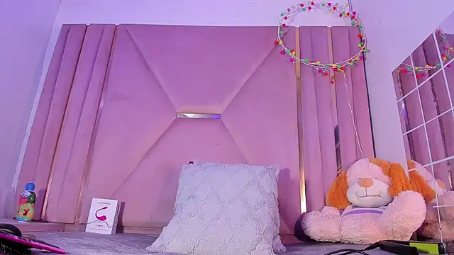 jazmin waked online show from 8, 4, 2026