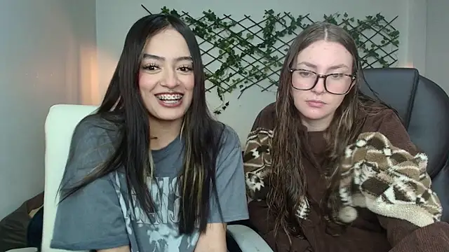 velvet  moon online show from 11, 4, 2026