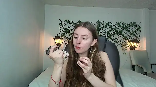 velvet  moon online show from 14, 4, 2026