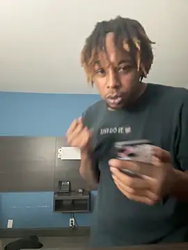 Snapshot of BigMfLuther chatting on 23, 12, 2025 BigMfLuther online show from 23, 12, 2025