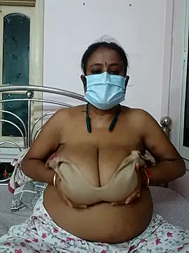 Snapshot of Barna_Love chatting on 8, 9, 2025 Barna Love online show from 8, 9, 2025