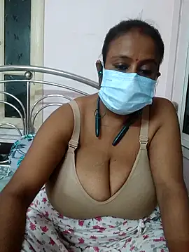 Snapshot of Barna_Love chatting on 8, 10, 2025 Barna Love online show from 8, 10, 2025