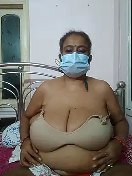 Snapshot of Barna_Love chatting on 13, 12, 2025 Barna Love online show from 13, 12, 2025