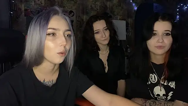 Snapshot of lis_silver chatting on 4, 7, 2026 lis silver online show from 4, 7, 2026