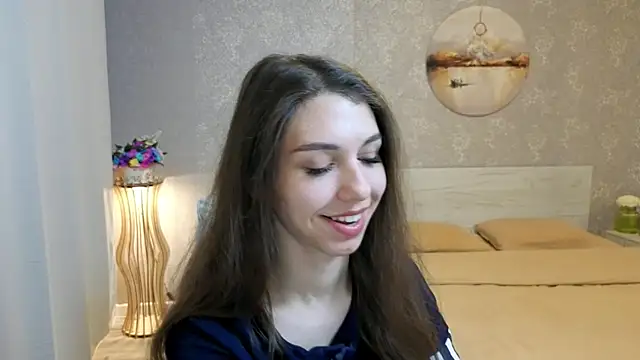 Snapshot of KellyShines chatting on 14, 6, 2026 KellyShines online show from 14, 6, 2026