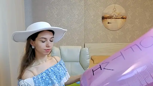 Snapshot of KellyShines chatting on 15, 6, 2026 KellyShines online show from 15, 6, 2026