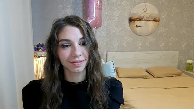 Snapshot of KellyShines chatting on 21, 6, 2026 KellyShines online show from 21, 6, 2026