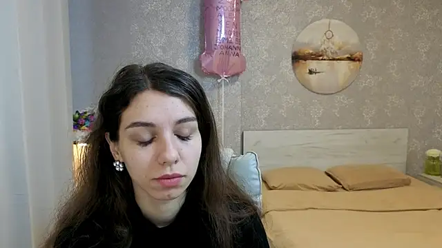 Snapshot of KellyShines chatting on 27, 6, 2026 KellyShines online show from 27, 6, 2026
