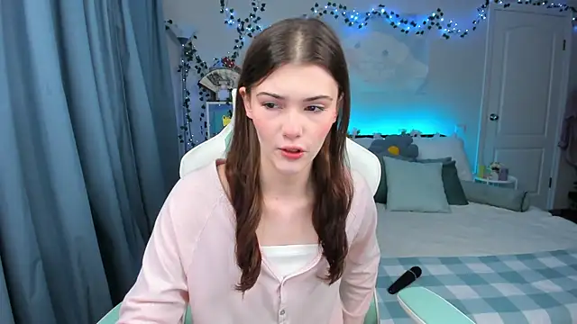 Snapshot of Zoe_Vee chatting on 23, 10, 2025 Zoe Vee online show from 23, 10, 2025