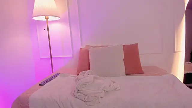 angelica cross  online show from 26, 11, 2025