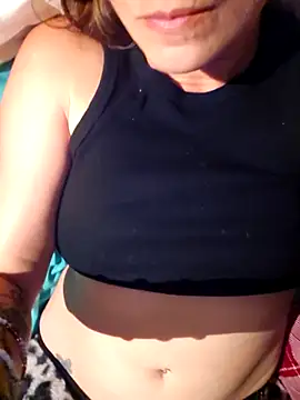 Snapshot of adrielleigh chatting on 15, 10, 2025 adrielleigh online show from 15, 10, 2025