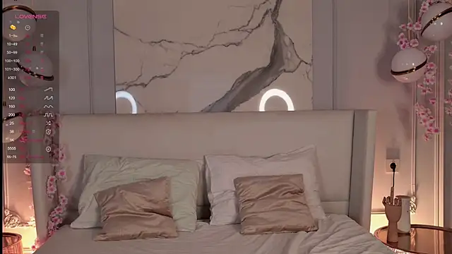 AdoraCortes online show from 14, 11, 2025