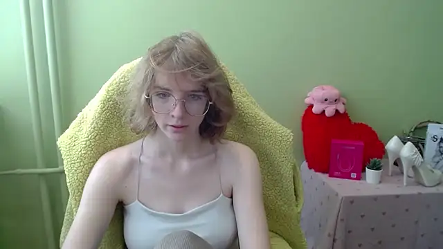 juicyPenny online show from 6, 11, 2025