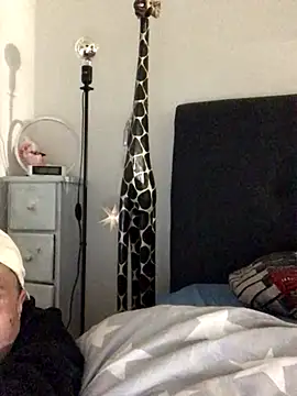 Snapshot of radeczek001 chatting on 11, 10, 2025 radeczek001 online show from 11, 10, 2025