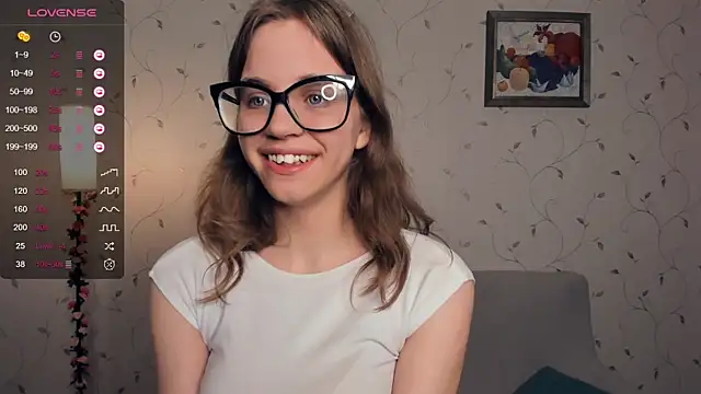 Snapshot of JoanBaggott chatting on 21, 10, 2025 JoanBaggott online show from 21, 10, 2025