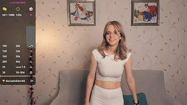 Snapshot of JoanBaggott chatting on 19, 11, 2025 JoanBaggott online show from 19, 11, 2025