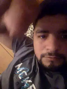 Snapshot of UntidyGuar chatting on 4, 11, 2025 UntidyGuar online show from 4, 11, 2025