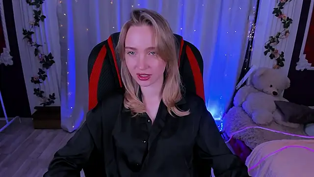 EllaBloom online show from 19, 11, 2025