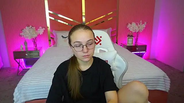 ArrinaWairr online show from 8, 10, 2025