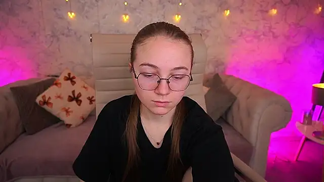 Snapshot of ArrinaWairr chatting on 29, 4, 2026 ArrinaWairr online show from 29, 4, 2026