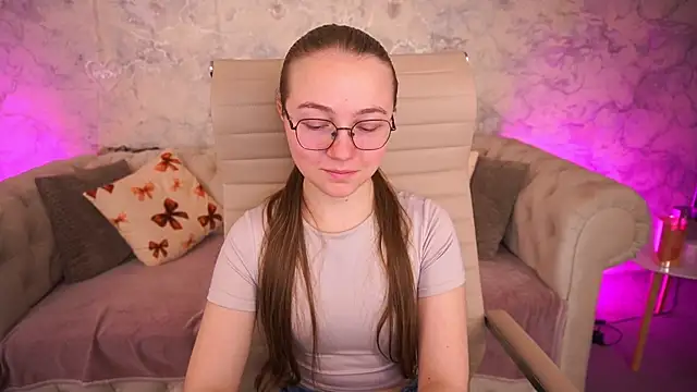 Snapshot of ArrinaWairr chatting on 15, 5, 2026 ArrinaWairr online show from 15, 5, 2026
