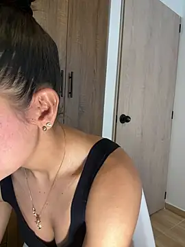 Emmy Meadows online show from 19, 5, 2026
