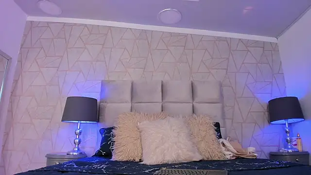 Emely florence  online show from 12, 10, 2025