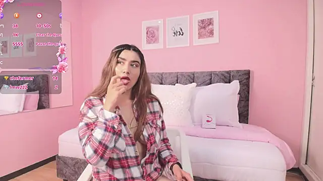 Snapshot of maddie_beauty chatting on 18, 10, 2025 maddie beauty online show from 18, 10, 2025