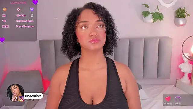 Snapshot of Tina_curly chatting on 14, 5, 2026 Tina curly online show from 14, 5, 2026