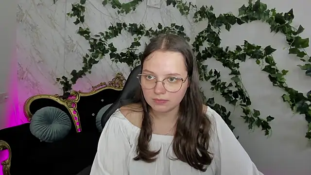 SophieDreamss online show from 24, 9, 2025