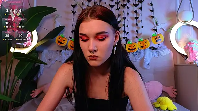 Snapshot of JenniferSullivan chatting on 1, 11, 2025 JenniferSullivan online show from 1, 11, 2025