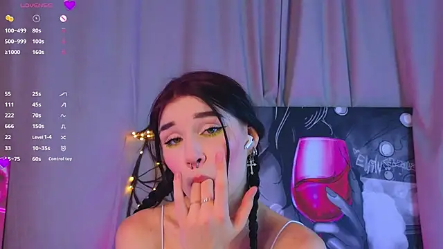 Snapshot of JenniferSullivan chatting on 16, 11, 2025 JenniferSullivan online show from 16, 11, 2025