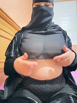 Snapshot of _Laiali_ chatting on 3, 10, 2025 Laiali online show from 3, 10, 2025