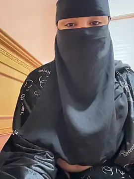 Snapshot of _Laiali_ chatting on 4, 10, 2025 Laiali online show from 4, 10, 2025