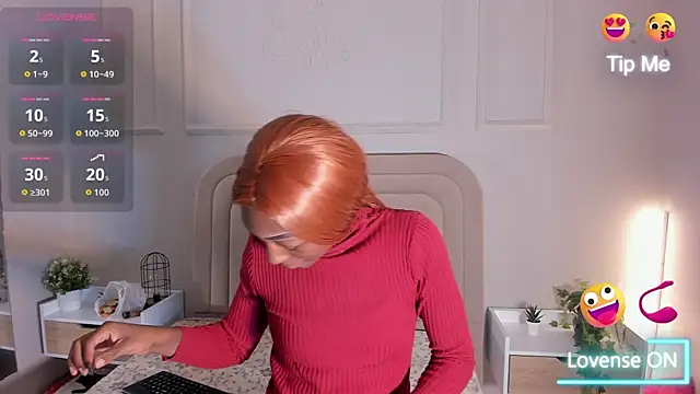 Anamonrroe online show from 6, 10, 2025