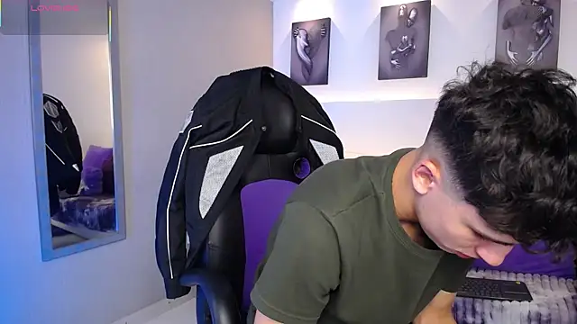 AdrianRinaldi online show from 3, 10, 2025