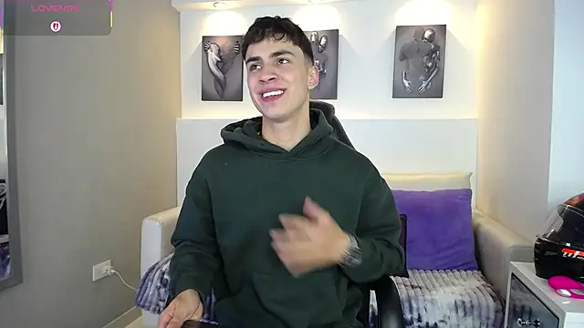 AdrianRinaldi online show from 4, 10, 2025