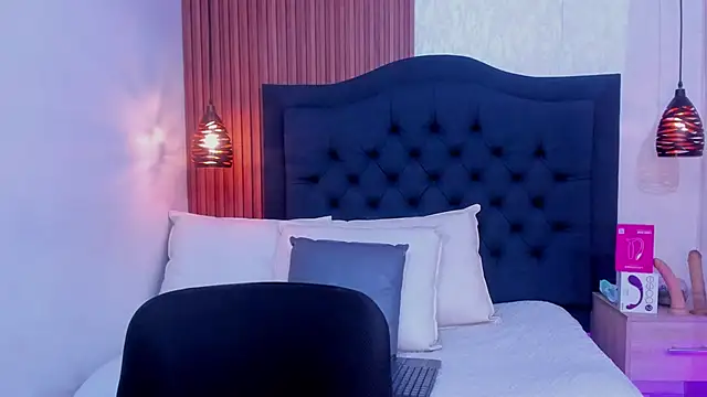 Hisoka 011 online show from 4, 4, 2026