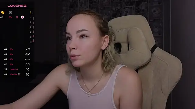 Snapshot of CutieGoose chatting on 15, 10, 2025 CutieGoose online show from 15, 10, 2025