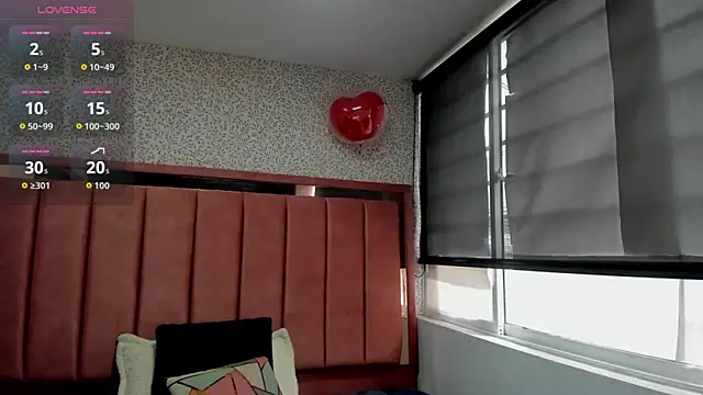 Snapshot of Hanna_Lee__ chatting on 24, 9, 2025 Hanna Lee online show from 24, 9, 2025